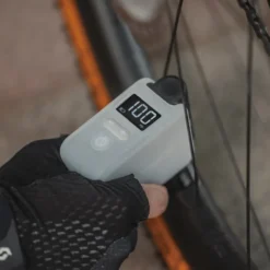 E-Booster Digital Akku Luftpumpe