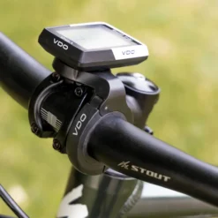 R4 GPS Fahrradcomputer mit Over Clamp Butler