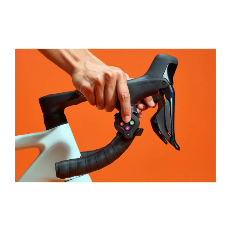 Rollentrainer Avanti mit Zwift Cog und Click Schalthebel