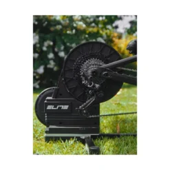 Rollentrainer Avanti mit Zwift Cog und Click Schalthebel